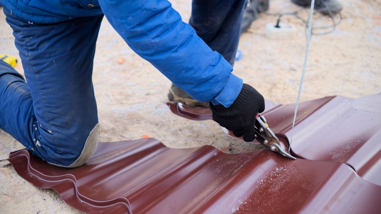 how to cut metal roofing with different cutting tools